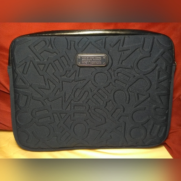 LK NWVMARC JACOBS Navy Blue Designer COSMETICS Bag  ZIPPER MONOGRAMMED - Picture 1 of 6